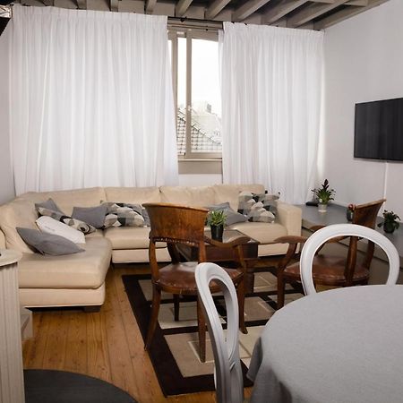 Duplex Dernier Etage Avec Terasse A Deux Pas De La Grand Place บรัสเซลส์ ภายนอก รูปภาพ