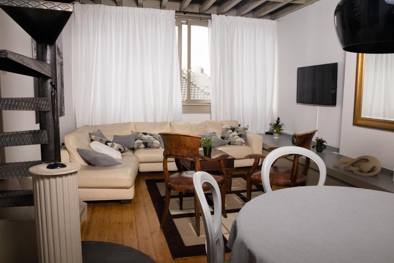Duplex Dernier Etage Avec Terasse A Deux Pas De La Grand Place บรัสเซลส์ ภายนอก รูปภาพ