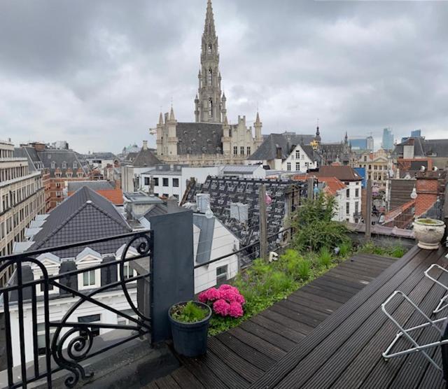 Duplex Dernier Etage Avec Terasse A Deux Pas De La Grand Place บรัสเซลส์ ภายนอก รูปภาพ