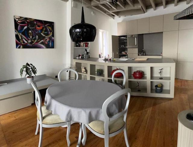 Duplex Dernier Etage Avec Terasse A Deux Pas De La Grand Place บรัสเซลส์ ภายนอก รูปภาพ