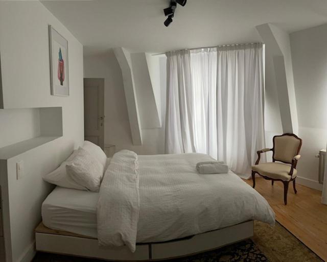 Duplex Dernier Etage Avec Terasse A Deux Pas De La Grand Place บรัสเซลส์ ภายนอก รูปภาพ
